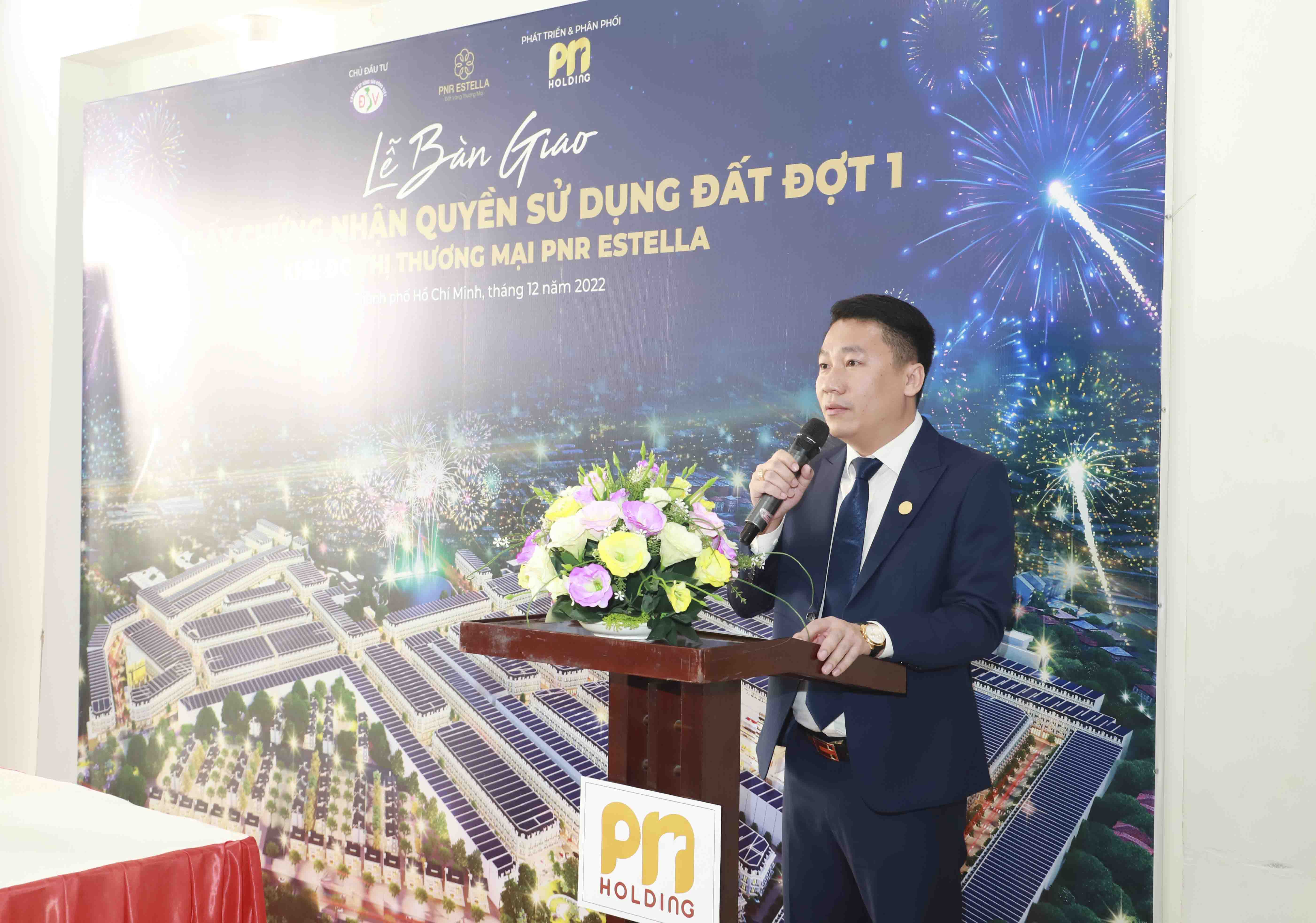 PN Holding bàn giao sổ cho cư dân Estella City